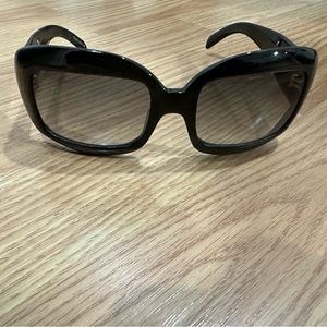 Authentic Carolina Herrera Women’s Sunglasses